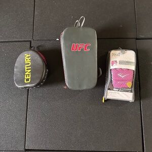 Boxing focus punch mitts and gloves